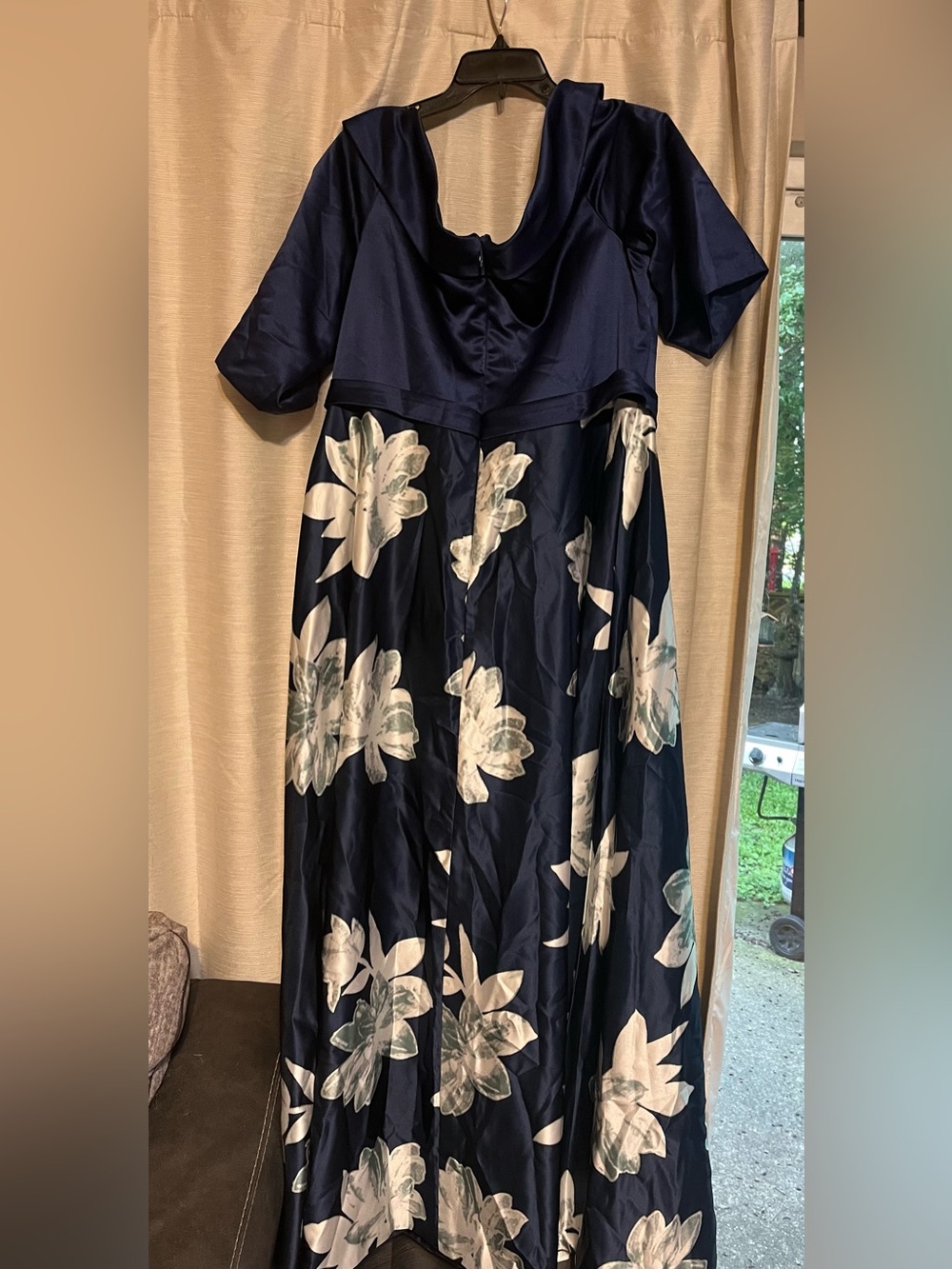 New Size 20W Navy Floral Evening Gown - Picture 8 of 8